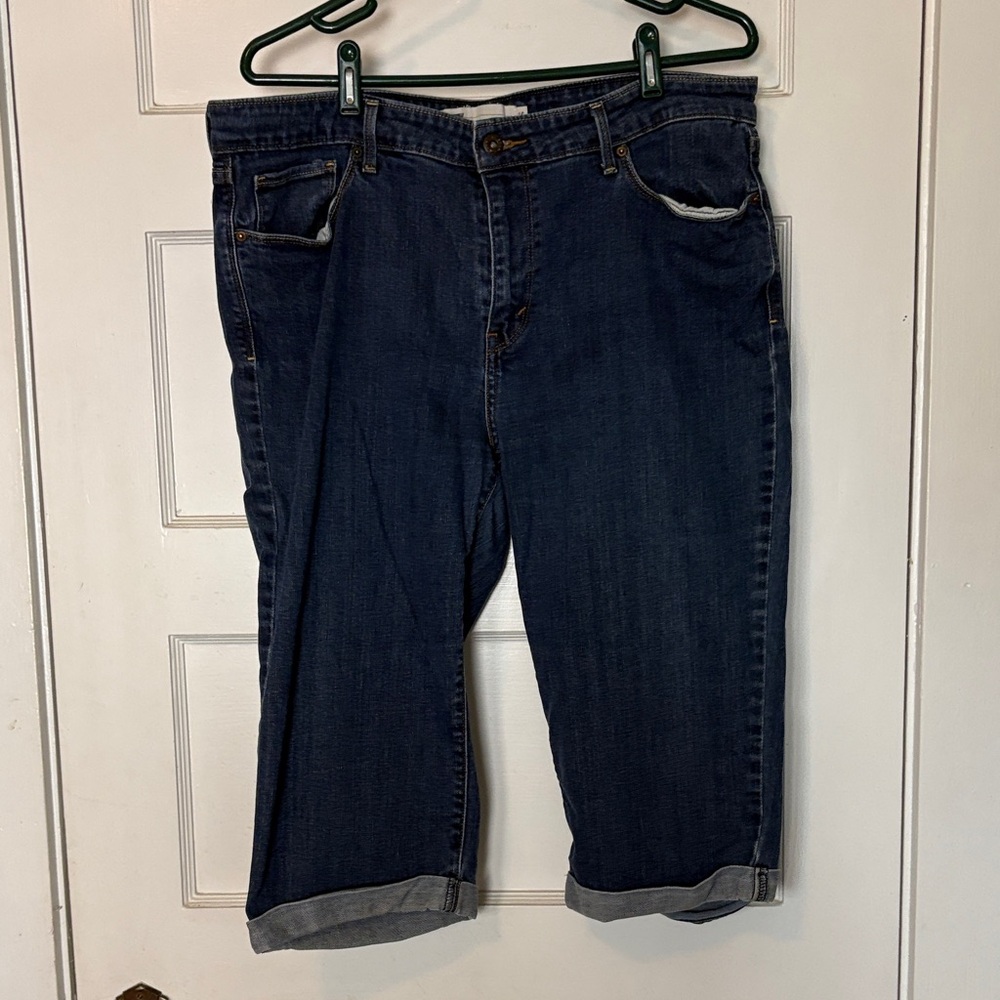 Red Tab Levi’s Dark Wash Denim Capri Jeans Size 16